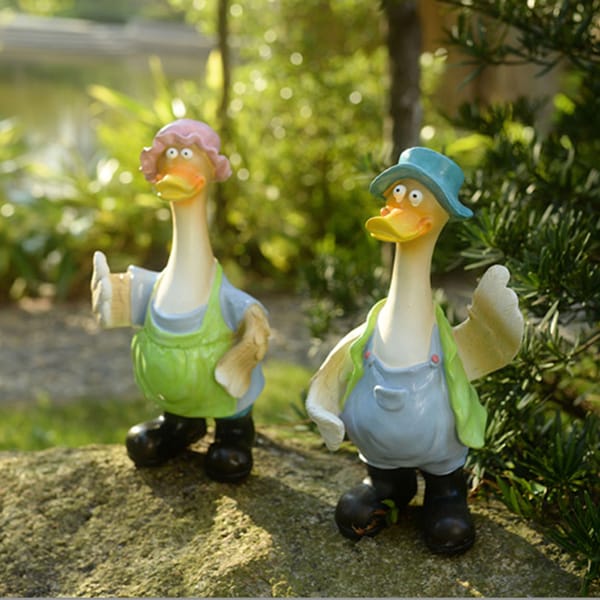 Resin Outdoor Cartoon Duck Statue