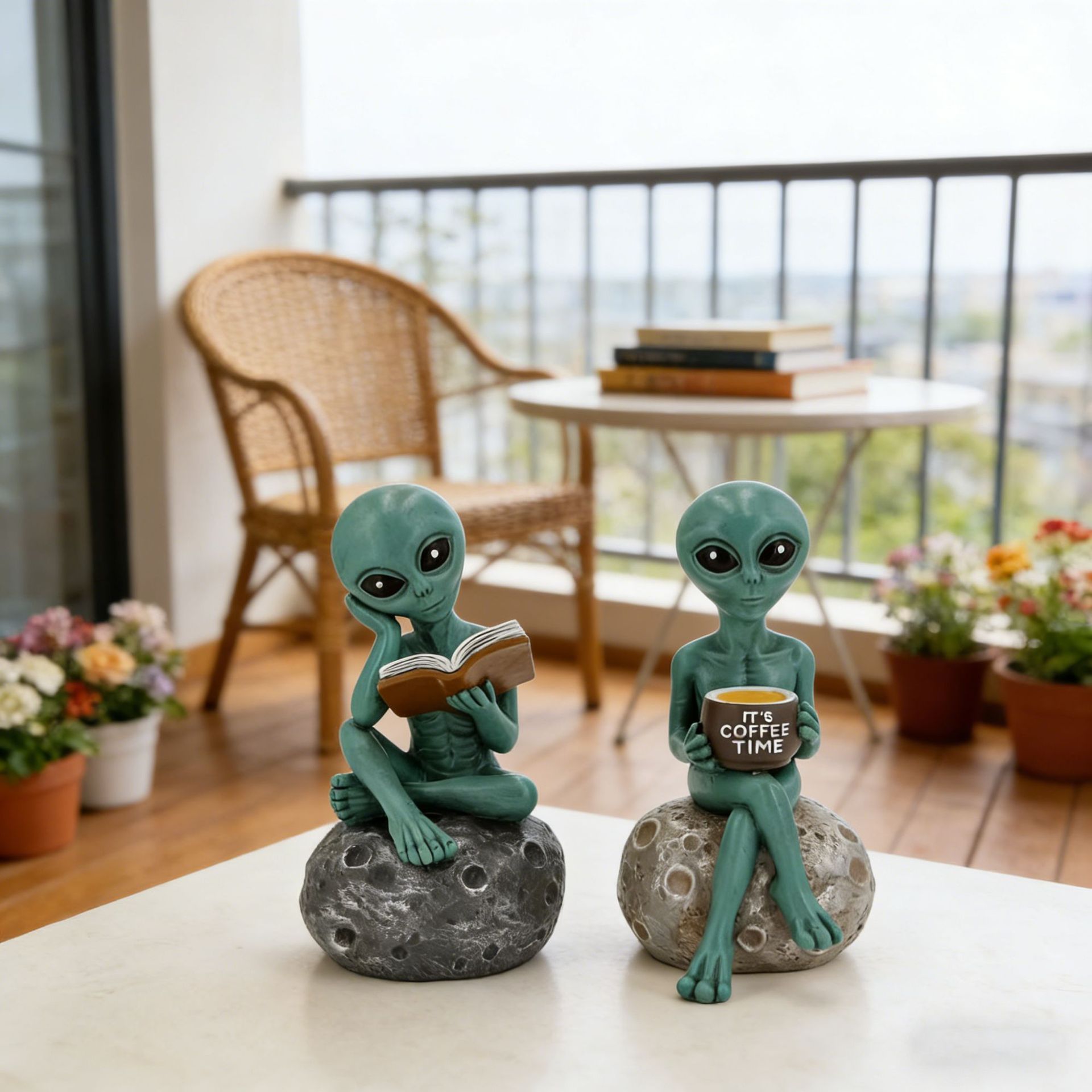  Resin Alien Figurine Set Reading And Coffee Time Alien Statue Space Themed Desk Ornament For Home Office Shelf Decoration Wholesale Custom Oem Odm