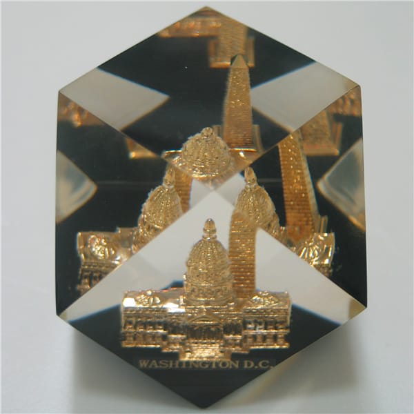 USA (White House) Embedded Polygon Transparent Paperweight
